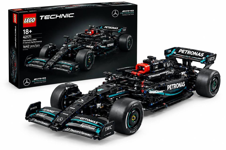 Mercedes-AMG F1 W14 E Performance — конструктор Formula 1